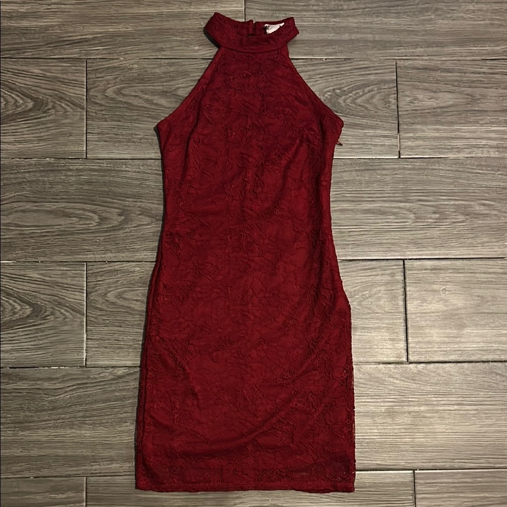 One Clothing Scarlet Lace Halter Dress with High Neckline size S - Picture 2 of 7
